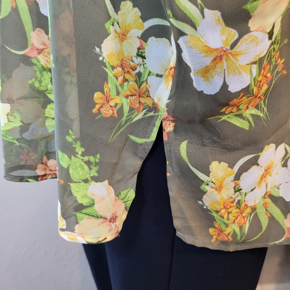 CATO Olive Green and Peach Floral Kimono - Plus Size 22/24W or 3X - Picture 7 of 10